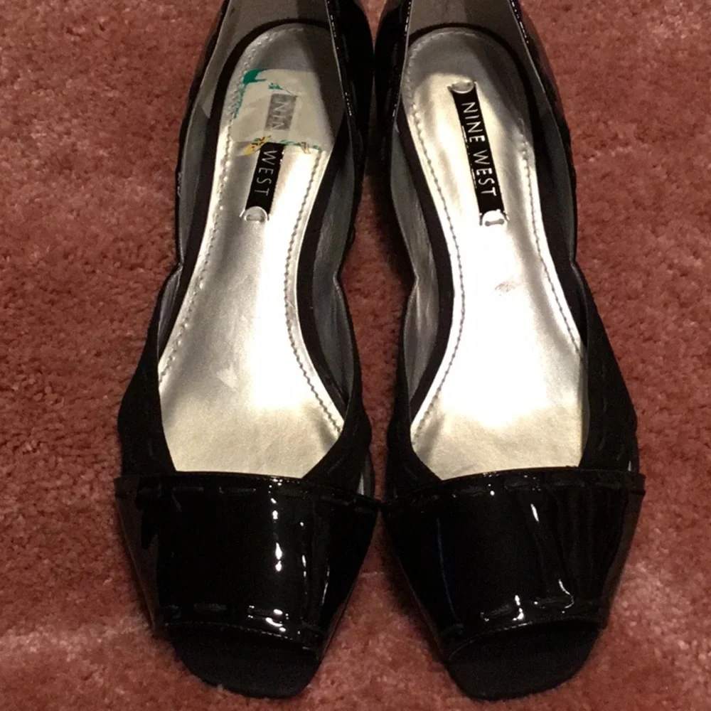Womens Black Patent Leather Peak Toe